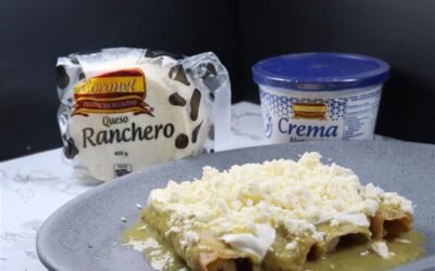 Enchiladas Verdes Rellenas de Queso